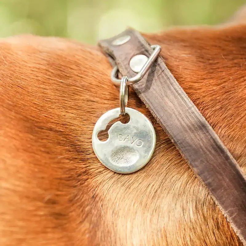 Vorbereitung der Gussform für eine Hundemarke