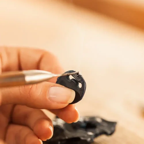 Pfotenabdruck-Modellieren in flüssigem Wachs